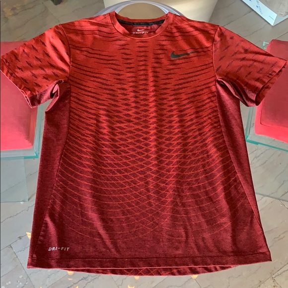 Nike Dri-Fit Workout/Running Shirt sz Small - Picture 2 of 8